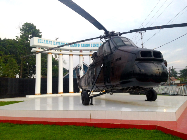 monumen helikopter atang sanjaya bogor yang baru