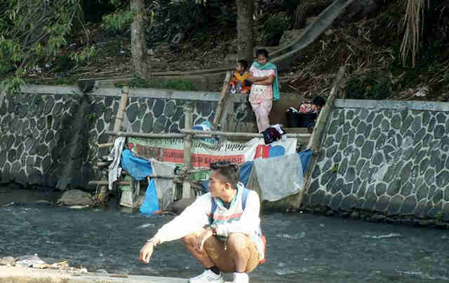 Riverside public bath in Bogor