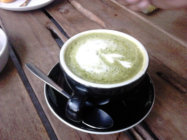 green tea latte popolo people and coffee