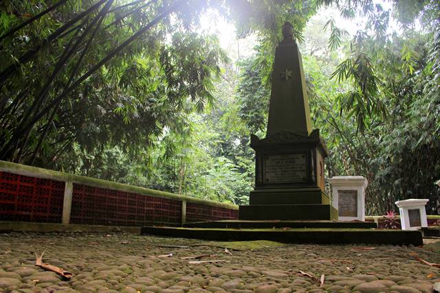 Makam Ary Prins - Dua Kali Menjabat Gubernur Jendral Hindia Belanda