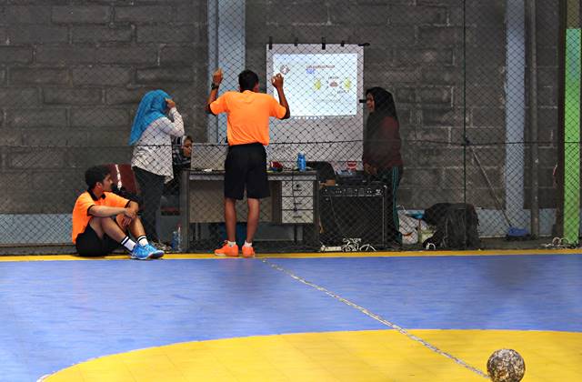 Yang Tersisa Dari Liga Handball - Bola Tangan SMA di Bogor 2018 3 - mencoba ngobrol dengan para gadis