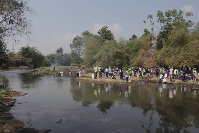 Gunung Sampah Kembali Ditemukan Di Sungai Bogor 2