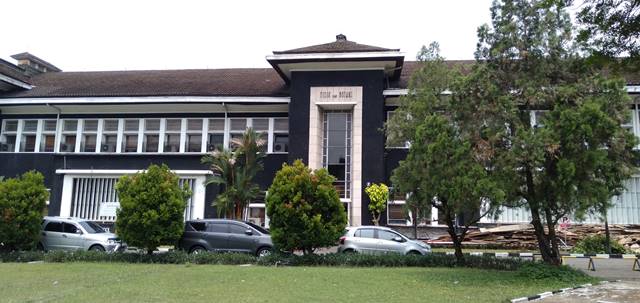 IPB University Campus : Bogor's Cultural Heritage 