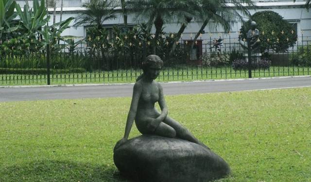 Patung Little Mermaid di Istana Bogor