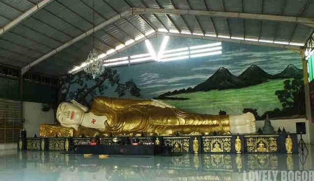 The Giant Sleeping Buddha Statue in Bogor