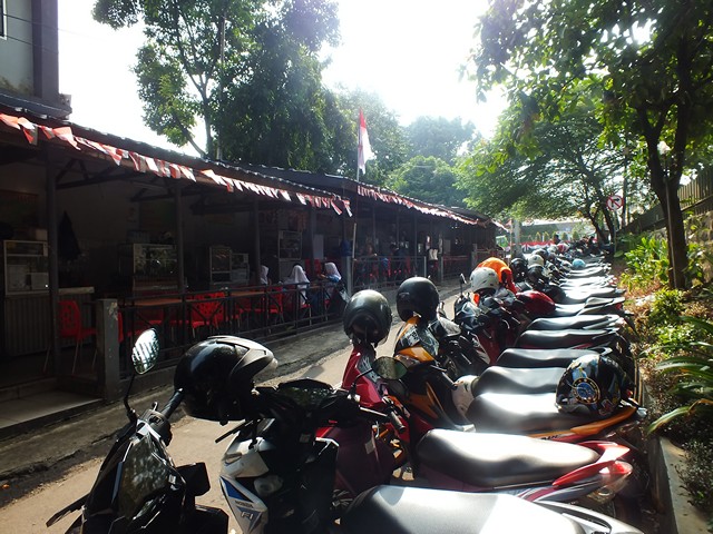 Sentra Kuliner Gang Selot