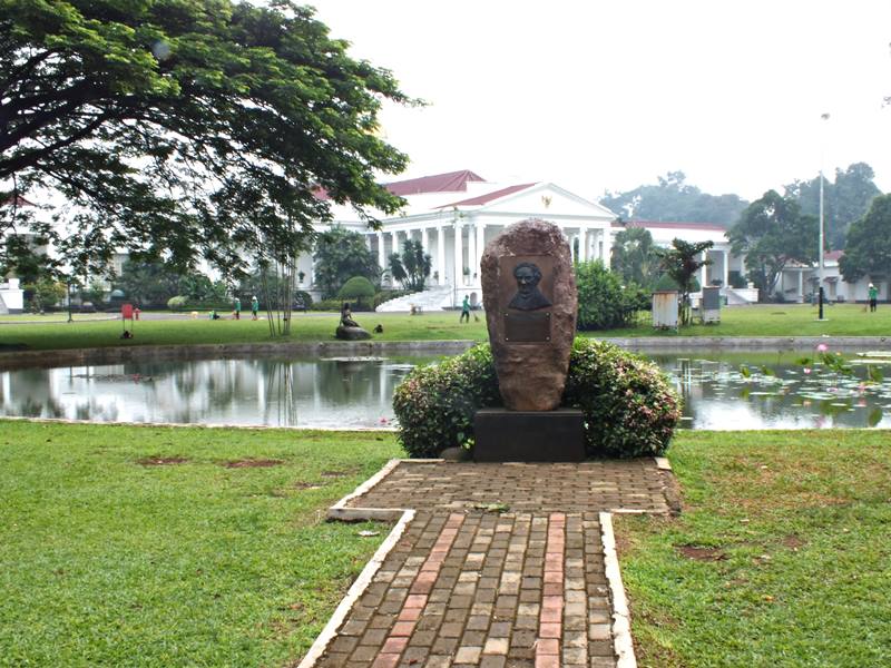 The Reinwardt Monument – The Remembrance of The Founder