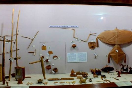 traditional children's toy - bogor ethnobotany museum