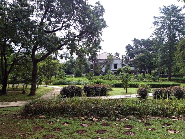 Sayang taman indah ini tidak bisa dikunjungi umum 5