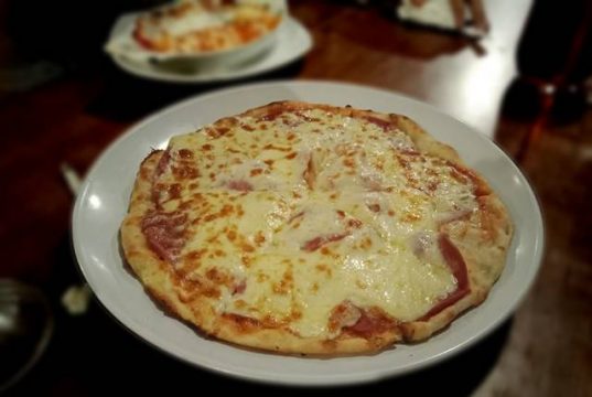 Kedai Kita - Pizza Kayu Bakar Yang Menghangatkan Malam A