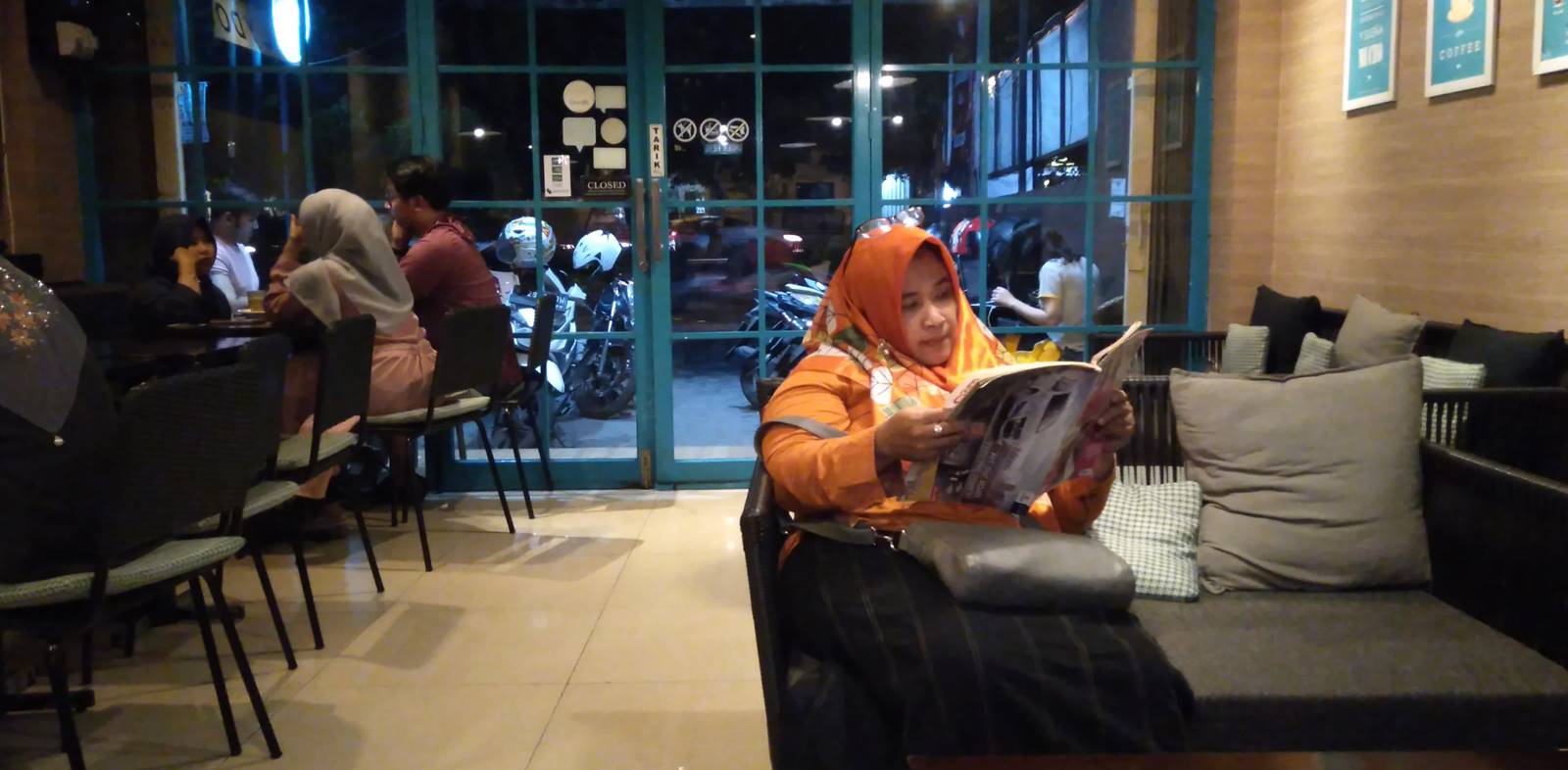 Dailydose Coffee And Eatery - Ngopi Sambil Baca Itu Sesuatu Banget Dah