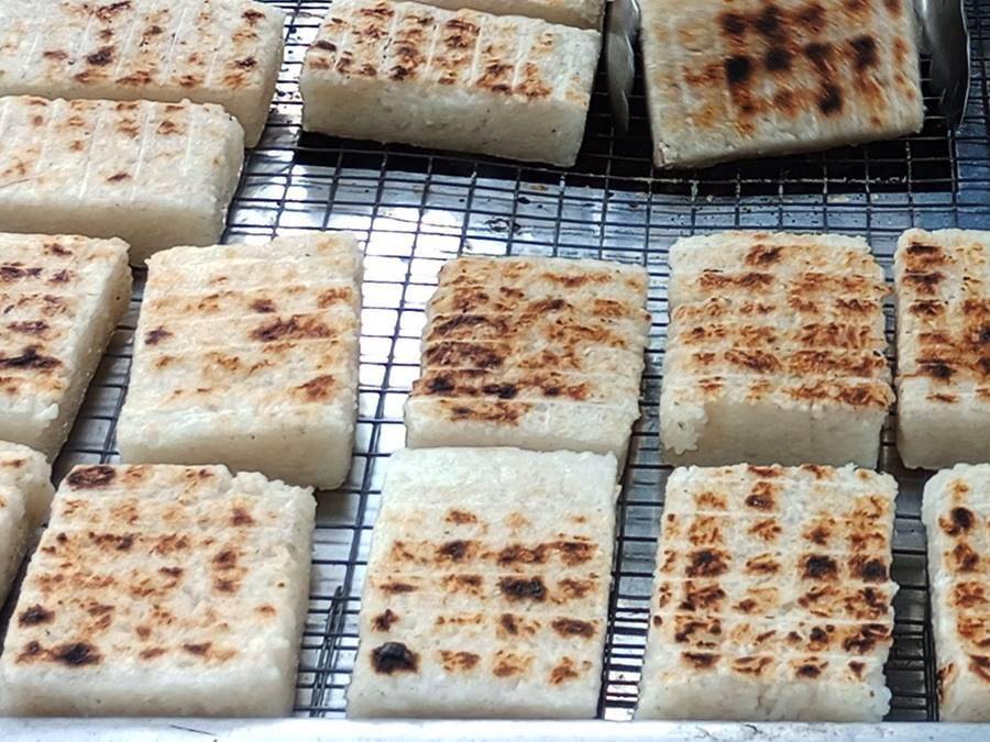 Grilled & Thrilled: Why Bogor’s Ketan Bakar is the Ultimate OG Street Snack Vibe You Need to Try RN